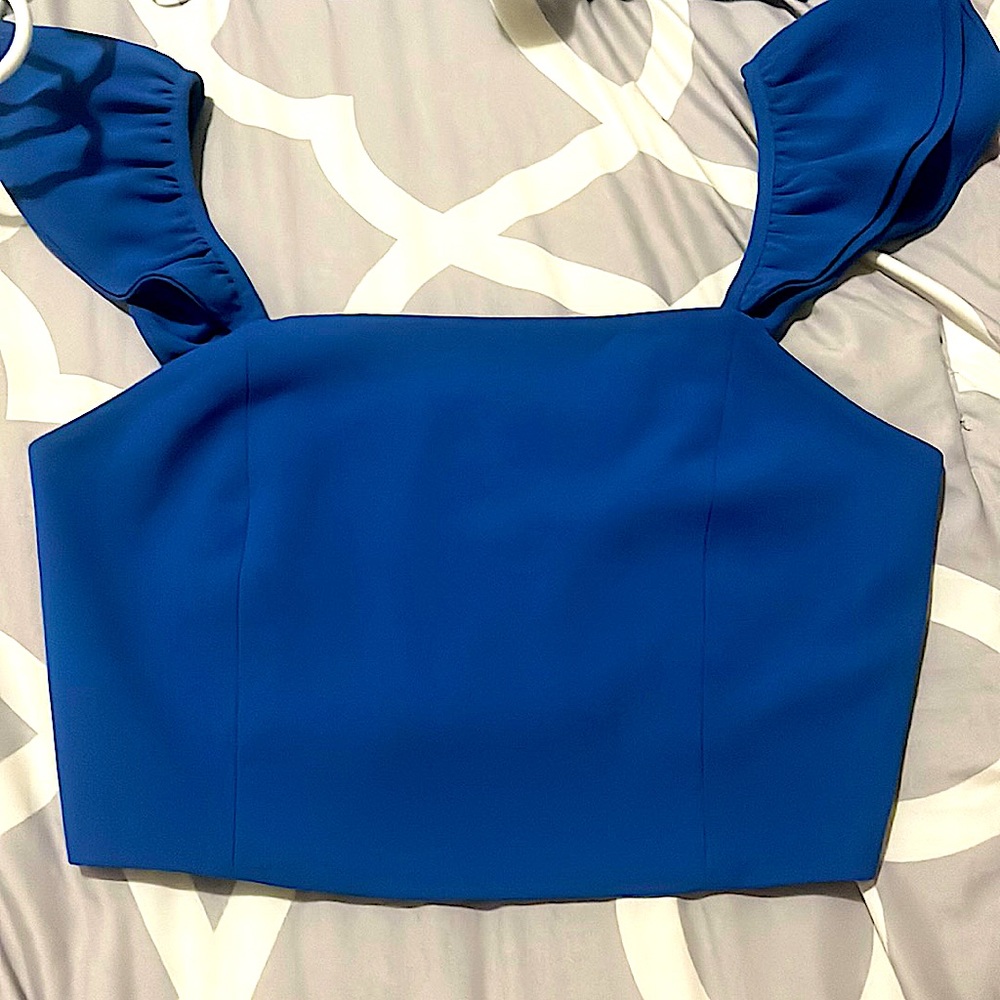 M , blue crop